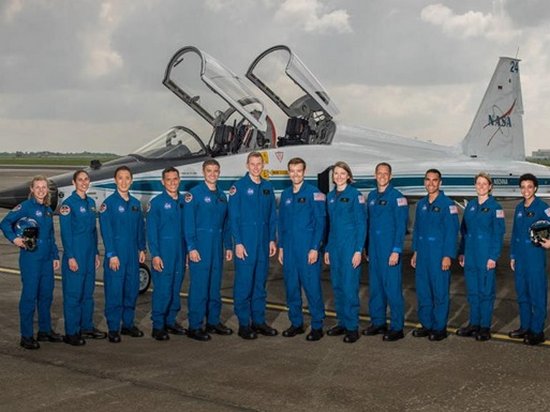 Агентство NASA отобрало 12 человек для полета на Марс (видео)