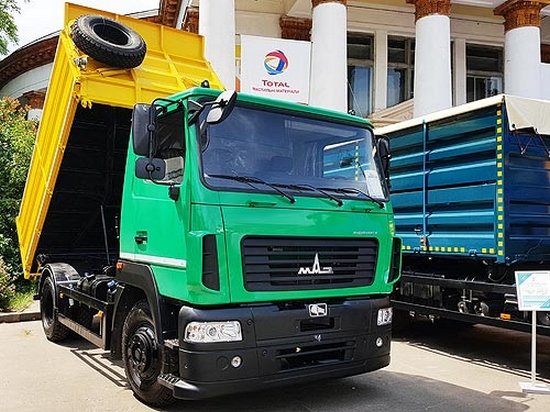 В Украине начали выпуск новой модели грузовика (фото)