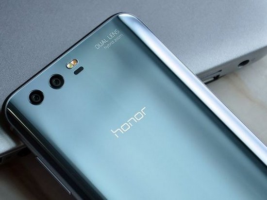 Huawei представила новый смартфон Honor 9 с двойной камерой