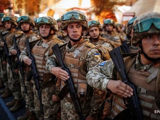 Вооруженные силы Украины пополнили почти 90 тысяч контрактников