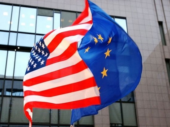 FT: США страдают от санкций больше Европы