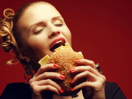 Как организм обманывает нас, требуя снова поесть?
