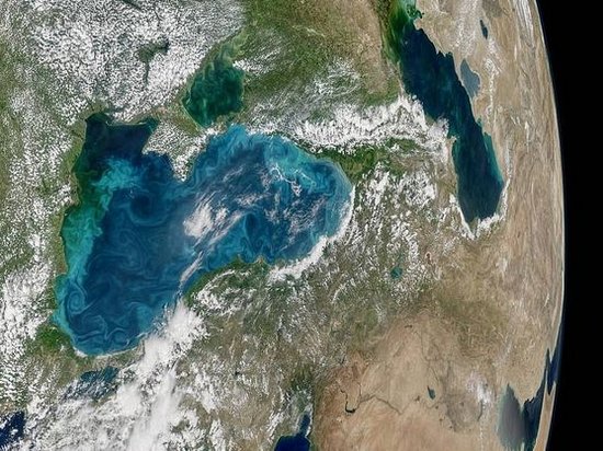 Черное море изменило цвет. Агентство NASA опубликовало новые космические снимки (фото)