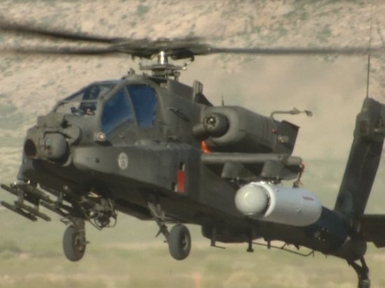 В США военные испытали вертолет с лазерной пушкой: опубликовано видео