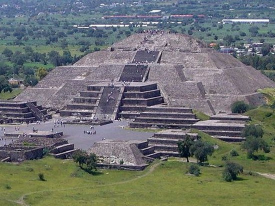 Археологи в Мексике обнаружили секретный туннель под пирамидой индейцев