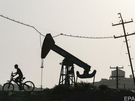 Мировые цены на нефть резко развернуло вниз