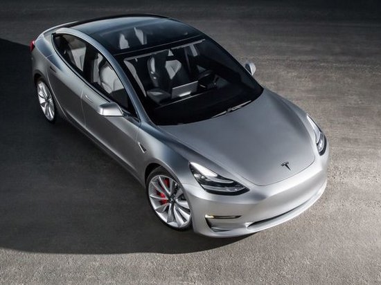 Илон Маск обнародовал снимок первого готового электрокара Tesla Model 3