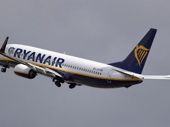 Лоукостер Ryanair снижает цены из-за резкого роста прибыли