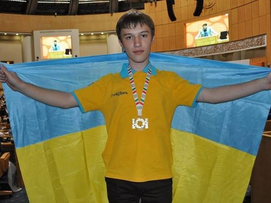 Школьник из Украины получил «золото» на международной олимпиаде по информатике