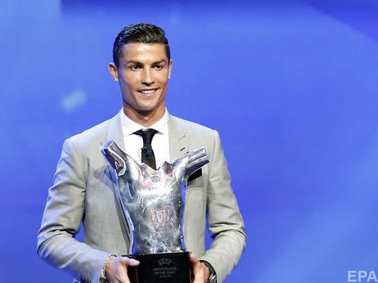 Роналду признан лучшим игроком года по версии УЕФА