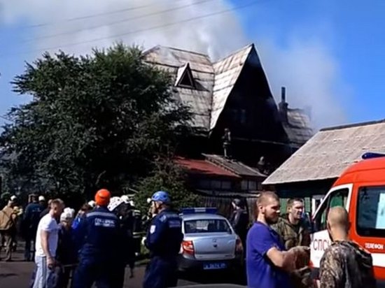 В Красноярске загорелся дом престарелых: есть пострадавшие (видео)