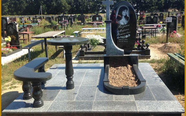 Гранитный памятник на заказ