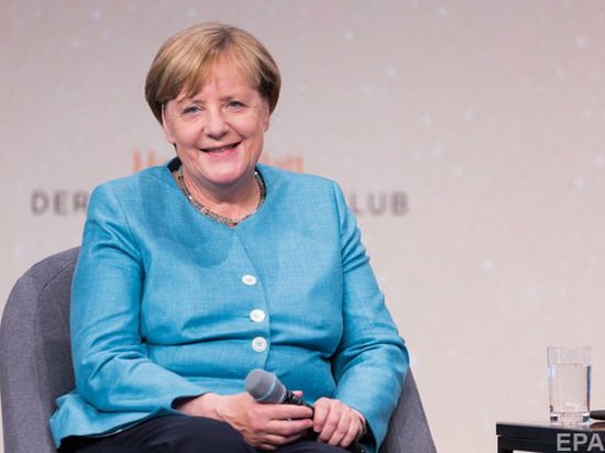 Решение принять беженцев было верным — Меркель