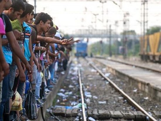ООН: Поток беженцев и иммигрантов в Европу снизился