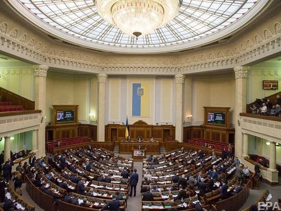 Депутаты предложили повысить минимальную зарплату в Украине