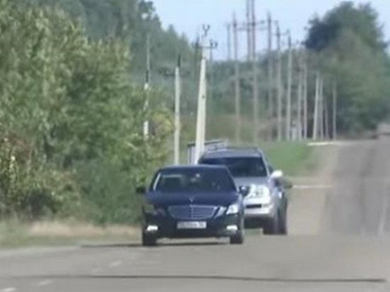 В Черновцах остановили кортеж Саакашвили (видео)