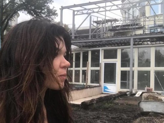 Певица Руслана показала свой дом, в который попала молния