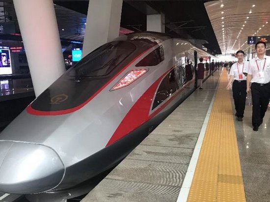 Между Пекином и Шанхаем запустили сверхскоростной поезд