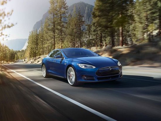 Компания Tesla отказалась от самой дешевой Model S