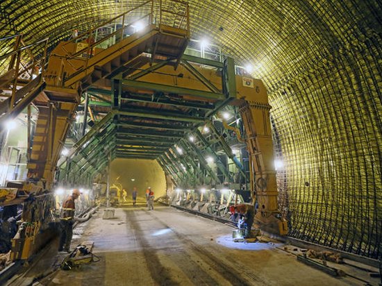В Украине завершили строительство одного из самых длинных тоннелей (фото)