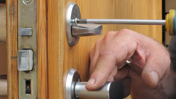 ремонт дверного замка