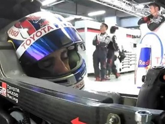 Пилот Toyota уснул за рулем на соревнованиях (видео)