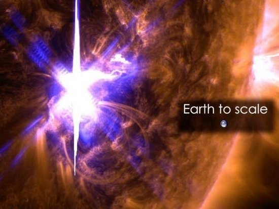 NASA показало, как солнечные вспышки выглядят из космоса