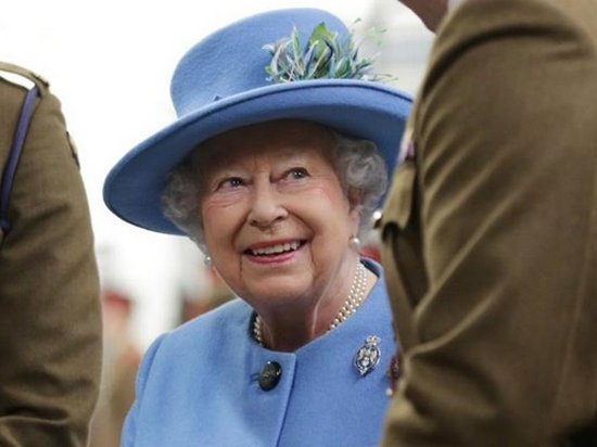 Королева Британии инвестировала в офшоры 10 млн фунтов