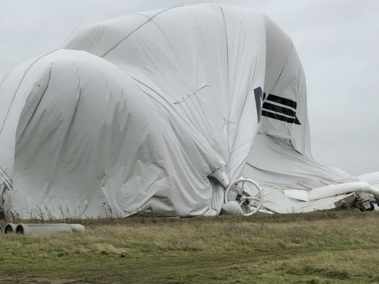 В Великобритании рухнул самый большой в мире дирижабль