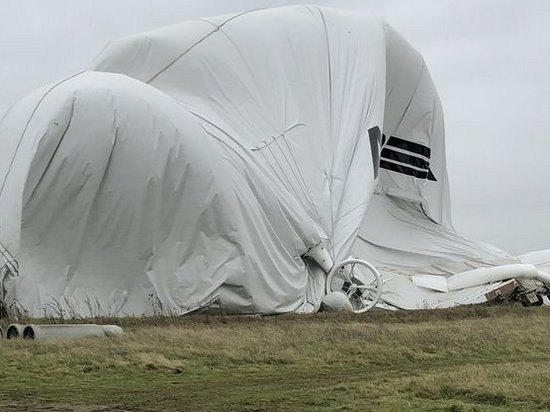 В Великобритании рухнул самый большой в мире дирижабль