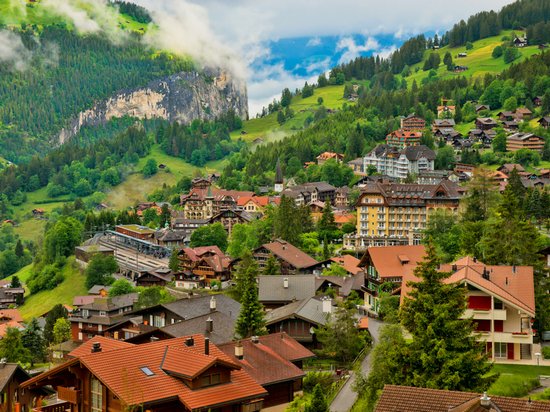В Швейцарии хотят поощрять деньгами переезд в село