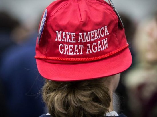 В Калифорнии студентке грозит тюрьма за кражу кепки с лозунгом Трампа