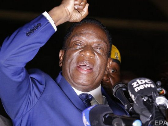 Новый президент Зимбабве Мнангагва принес присягу (видео)