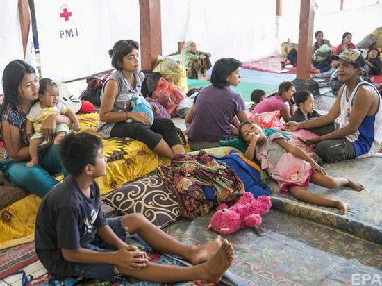 На Бали из-за извержения вулкана эвакуировали 24 тысячи человек