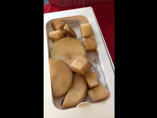 Купившей iPhone американке прислали в коробке картошку (видео)