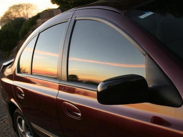 Тонировка стекол автомобиля: особенности и преимущества