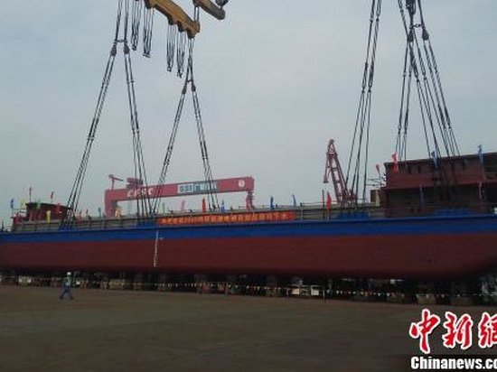В Китае на воду спустили первое полностью электрическое судно