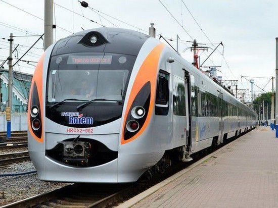 В Украине начал действовать новый график движения поездов