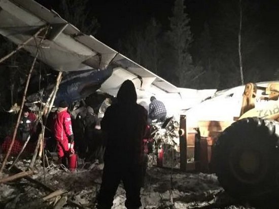 В Канаде потерпел крушение пассажирский самолет с 25 людьми на борту