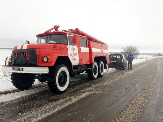 Спасатели предупредили о гололедице на дорогах почти по всей Украине