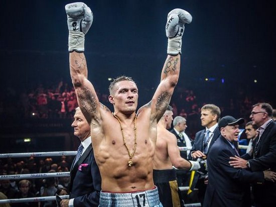 Усик назвал причину невозможности проведения полуфинала Всемирной суперсерии бокса в Украине