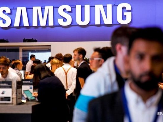 Компании LG и Samsung заявили, что не замедляют смартфоны