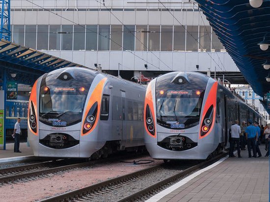 Более 17 тысяч украинцев встретили 2018 год в поездах