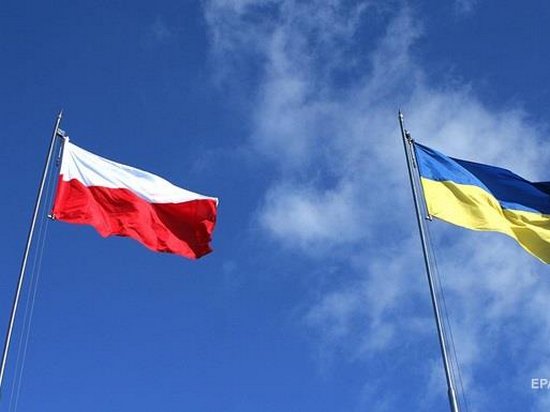 Польское гражданство за год получили более 50 украинцев