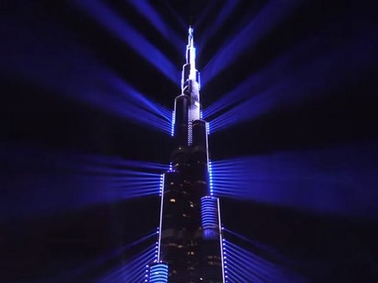 На Новый год в Дубае показали рекордное лазерное шоу (видео)