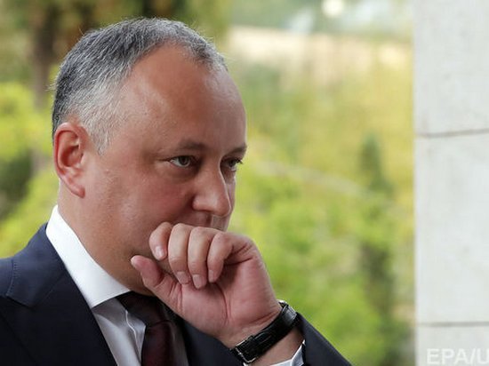 Конституционный суд Молдовы вновь временно отстранил от должности Додона