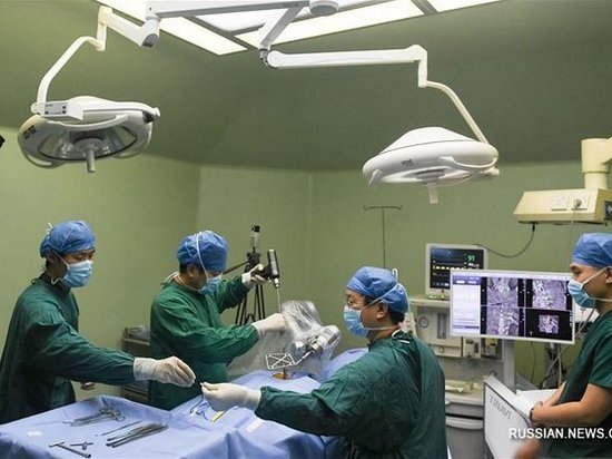 В Китае робота допустили к хирургическим операциям