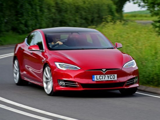 Автоэксперт призвал скорее покупать Tesla, пока они еще производятся
