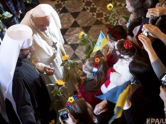 Папа Римский: Я начинаю и заканчиваю день по-украински