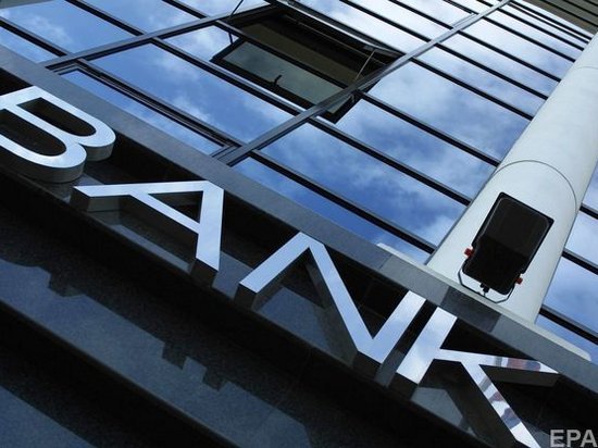 Украинцы за 1 месяц забрали из банков почти 2 миллиарда гривен